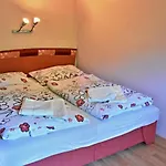 U Sustru By Interhome * Horní Maršov