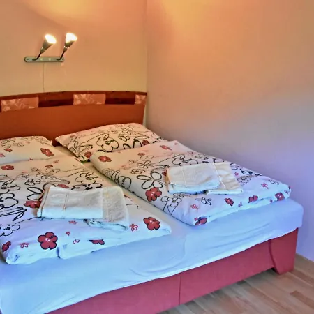 U Sustru By Interhome * Horní Maršov